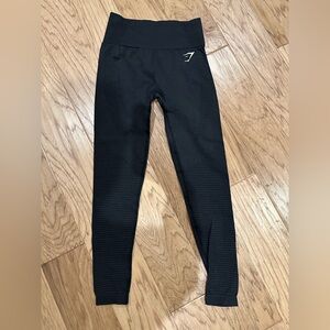 Gymshark leggings and 2 tops